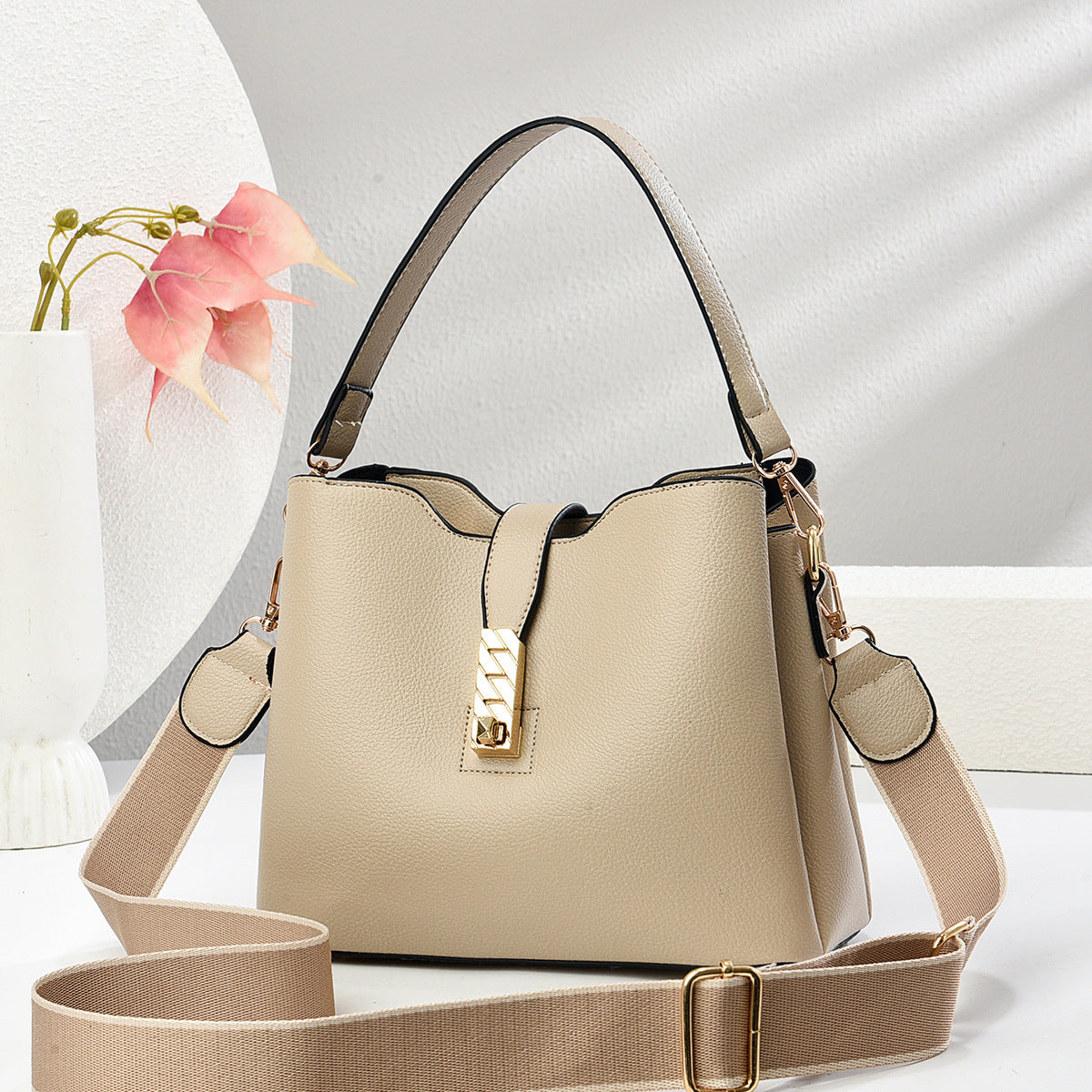 Fashion Personality Large Capacity Bucket Bag